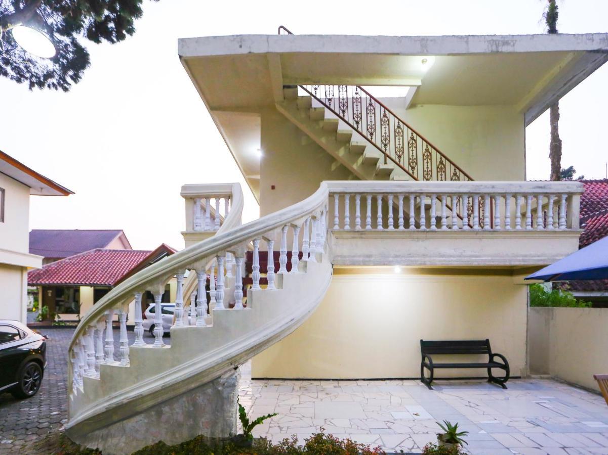 Oyo 93136 Hotel Santo Djaya 2 Bogor Dış mekan fotoğraf