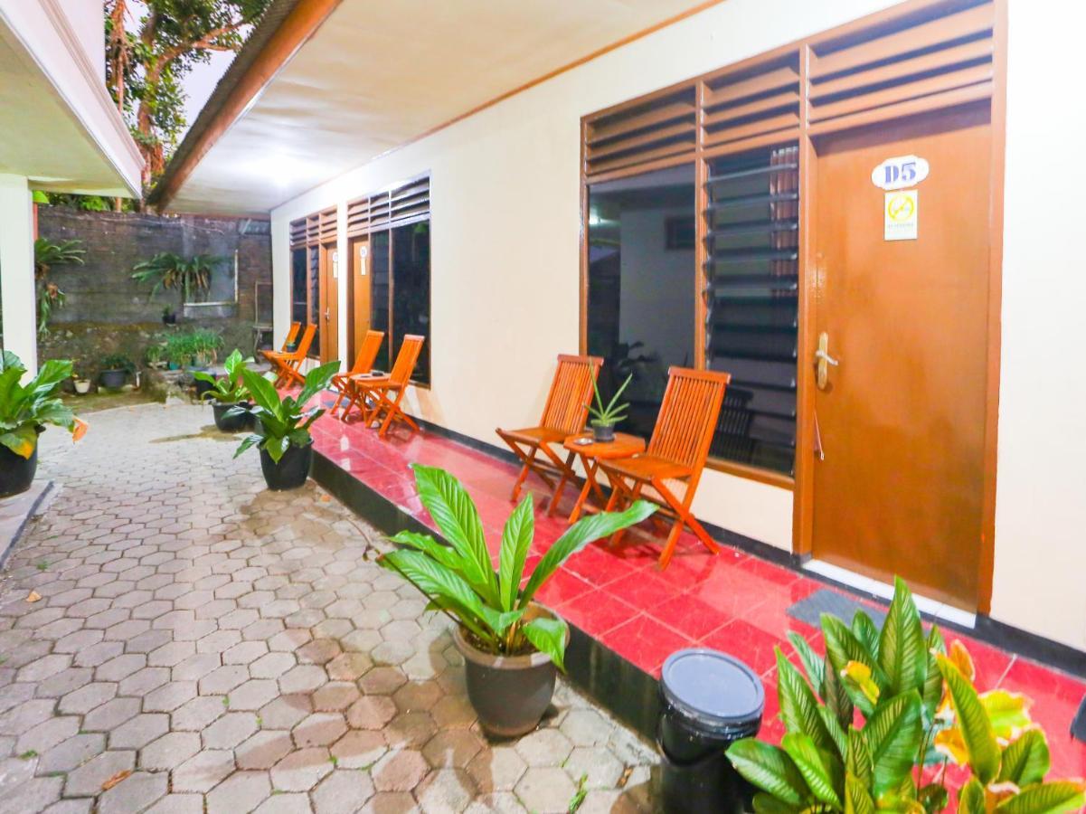 Oyo 93136 Hotel Santo Djaya 2 Bogor Dış mekan fotoğraf